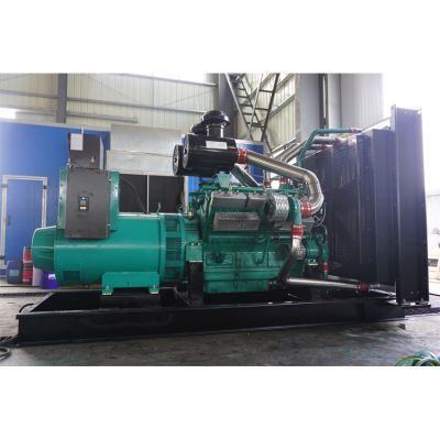 600kw乾能柴油發(fā)電機(jī)組-乾能12缸柴油機(jī)12V138BZLD柴油發(fā)電機(jī)組,缸徑/行程：138/160mm,柴油發(fā)電機(jī)組水冷發(fā)動(dòng)機(jī)功率660KW,柴油發(fā)電機(jī)組配套馬拉松斯坦福發(fā)電機(jī)。廠價(jià)直銷(xiāo)歡迎選購(gòu)：13773399855。