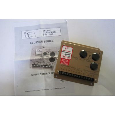 6端子接直流24V（特殊訂貨12V）電源，可利用發(fā)動(dòng)機(jī)的控制電瓶、起動(dòng)電瓶或采用其它穩(wěn)壓及非穩(wěn)壓電源供電，但要保證系統(tǒng)的峰值功耗和電壓波動(dòng)范圍的要求。當(dāng)采用起動(dòng)電瓶供電時(shí)，必須設(shè)置充電裝置以保證電瓶電量充足。在發(fā)動(dòng)機(jī)起動(dòng)時(shí)，電瓶短時(shí)間的輸出電壓跌落不會(huì)影響調(diào)速器正常工作。轉(zhuǎn)速控制器正電源端（6腳）通過(guò)電源開關(guān)（或停機(jī)開關(guān)）、必要時(shí)可加保險(xiǎn)絲串連直接接至24V電瓶正極，即直接從電瓶正極取電。轉(zhuǎn)速控制器負(fù)電源端（5腳）必須從電瓶負(fù)極直接引線。如果電源負(fù)極需接地，則電源負(fù)極在電瓶負(fù)極端接大地，不能從控制器負(fù)極（