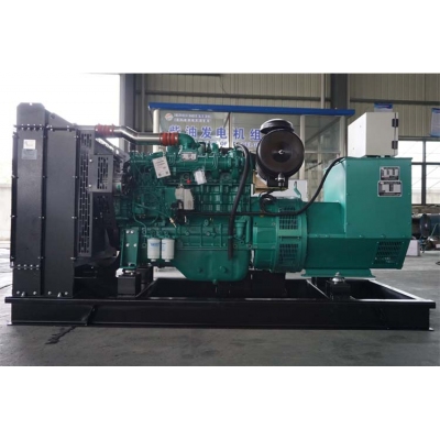 150KW玉柴柴油發電機組-玉柴6缸柴油機YCD6Q23H8-210,柴油發電機組缸徑/行程：108/135mm,柴油發電機組水冷發動機功率154KW,柴油發電機組配套馬拉松斯坦福發電機。廠價直銷歡迎選購：13773399855。