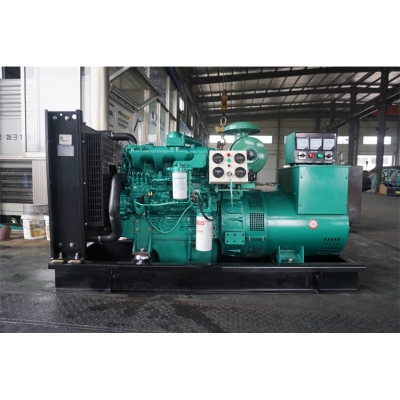 30KW玉柴柴油發電機組-玉柴4缸柴油機YCD4M12D-50,柴油發電機組缸徑/行程：100/118mm,柴油發電機組水冷發動機功率39.6KW,柴油發電機組配套馬拉松斯坦福發電機。廠價直銷歡迎選購：13773399855。