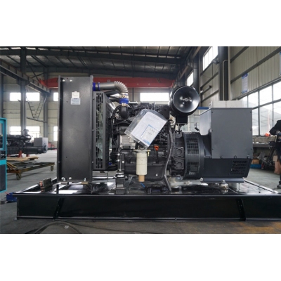 120kw上柴動(dòng)力柴油發(fā)電機(jī)組-上柴股份4缸柴油機(jī)4HTAA4.3-G36柴油發(fā)電機(jī)組,缸徑/行程：105/124mm,柴油發(fā)電機(jī)組水冷發(fā)動(dòng)機(jī)功率140KW,柴油發(fā)電機(jī)組配套馬拉松斯坦福發(fā)電機(jī)。廠價(jià)直銷歡迎選購(gòu)：13773399855。